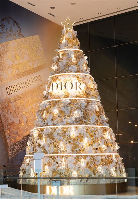 dior christmas tree yorkdale|Christian Dior Parfums Holiday Tree Lights Up The 2024 Distillery .